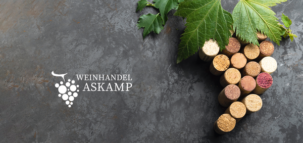 Weinhandel Askamp Bild mit Weinkorken in Form von Weintrauben